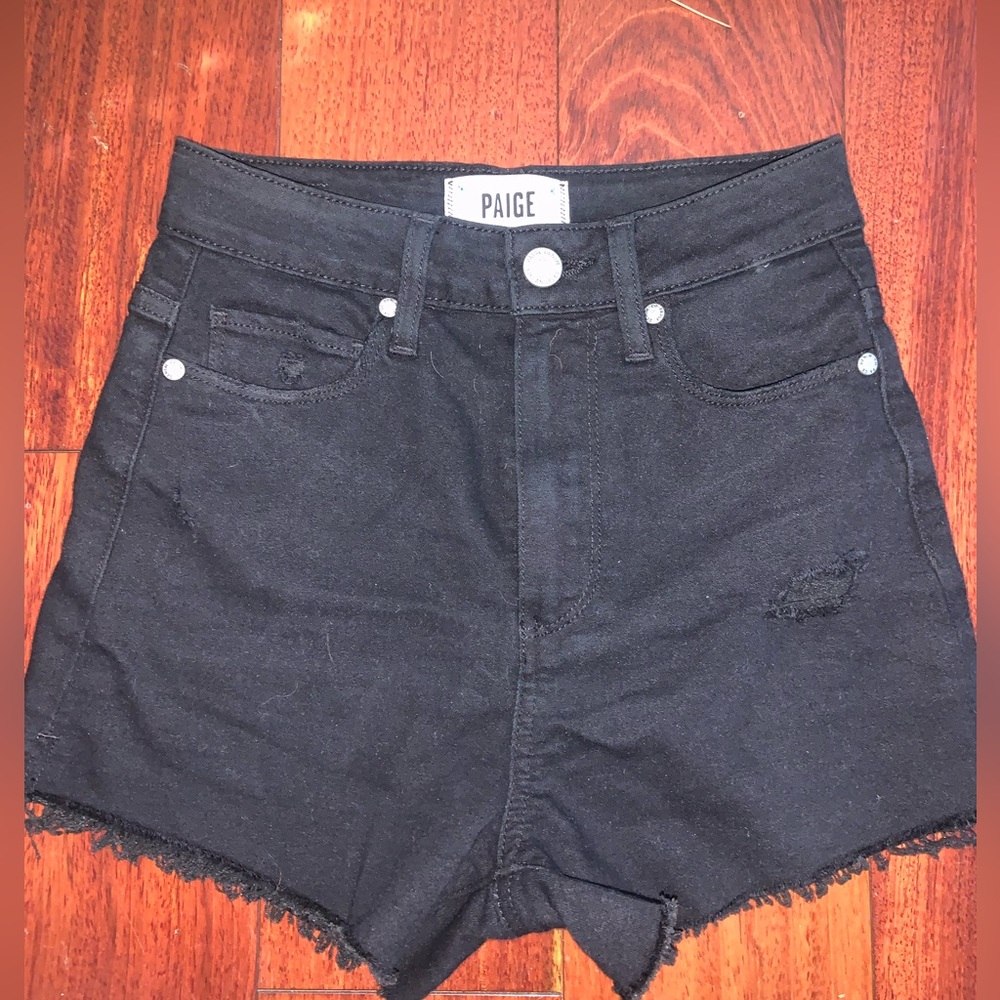 Paige Margot Short, Black W24